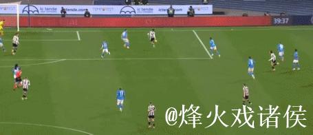 乌迪内斯两球被吹1-0那不勒斯,埃克伦坎普轰世界波 乌迪内斯两球被吹1-0那不勒斯,埃克伦坎普轰世界波