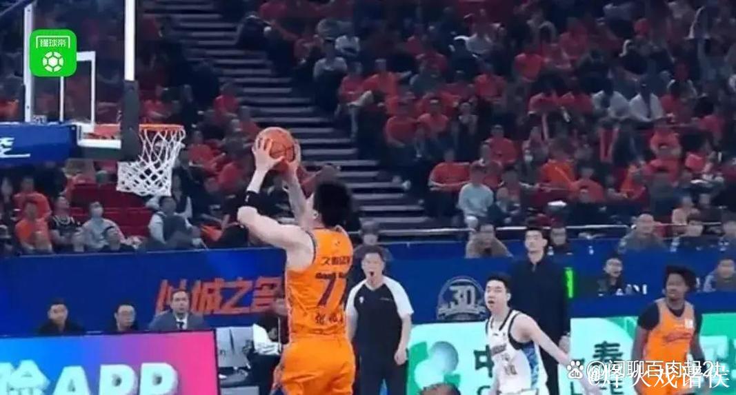 广厦主场打爆辽宁,外援成最大软肋,半场甩开近二十分难翻盘,上海轻松踩江苏,团队配合才是王道,积分榜风云再起谁还能撑到底? 广厦主场打爆辽宁,外援成最大软肋,半场甩开近二十分难翻盘,上海轻松踩江苏,团队配合才是王道,积分榜风云再起谁还能撑到底?